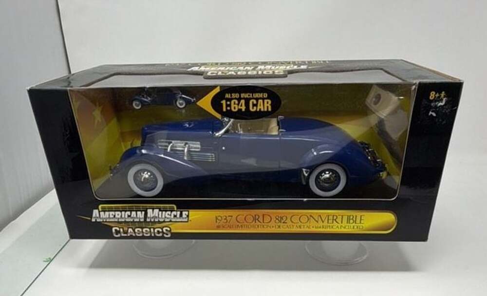 American Muscle Classics 1937 Cord 812 Convertible 1:18 Scale Diecast Model Car